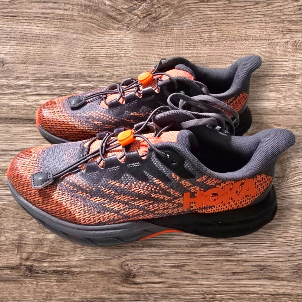 Speedgoat 5 Youth Castelrock/Vibrant Orange size 7. New NOT original box.